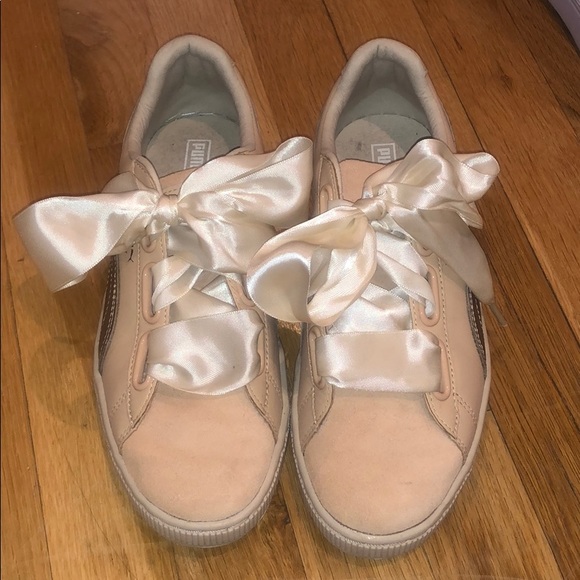 Puma Shoes - Puma Basket Ribbon sneakers!